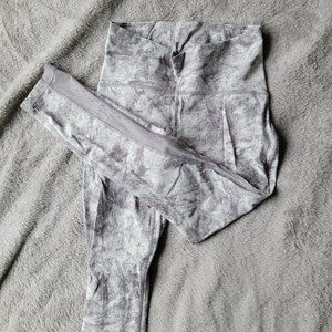 LuluLemon Crop Pants